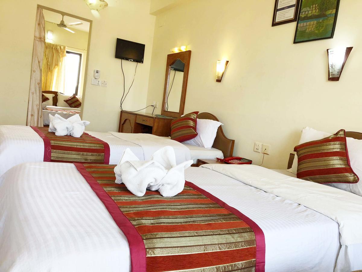 Hotel Grand Holiday Pokhara Luaran gambar