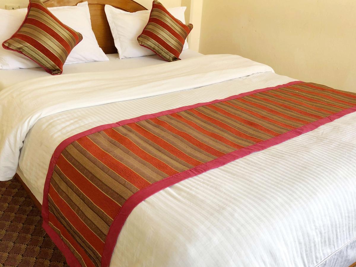 Hotel Grand Holiday Pokhara Luaran gambar