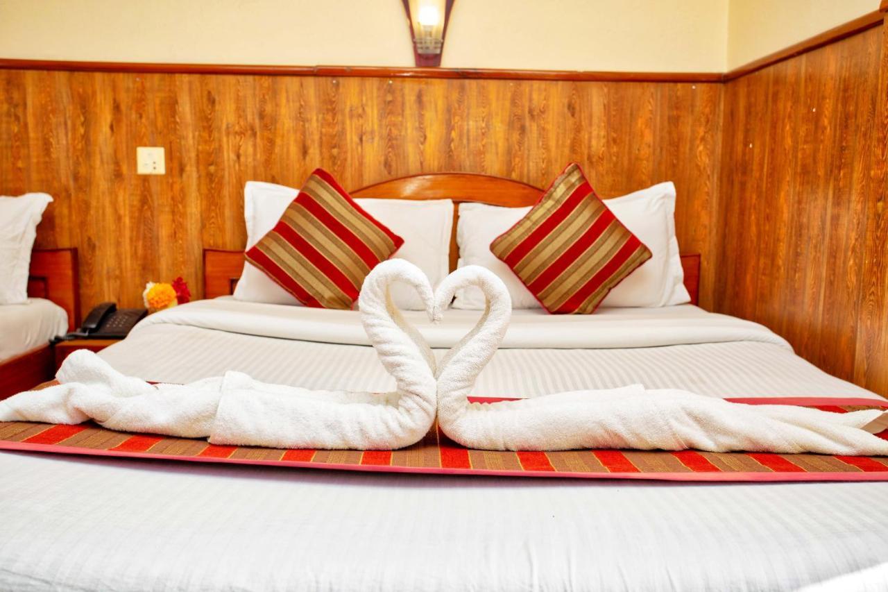 Hotel Grand Holiday Pokhara Luaran gambar